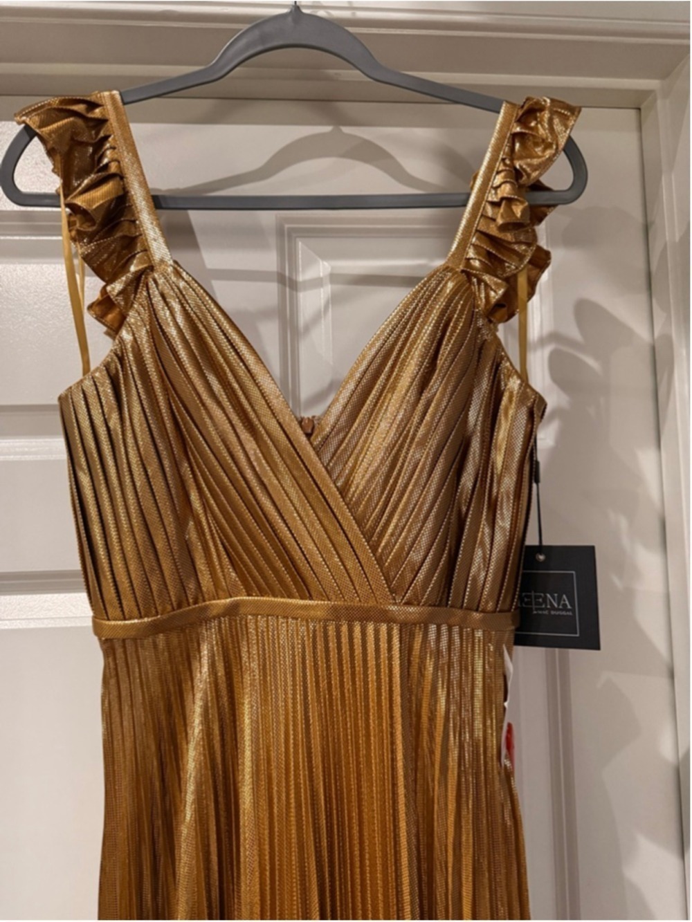 Women's Mac Duggal Gold Pleated Ruffled Maxi Dress Size 2 - Picture 7 of 11